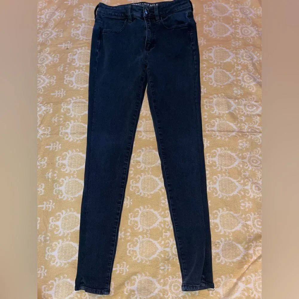 AMERICAN EAGLE OUTFITTERS 360 jeggins size 2 black